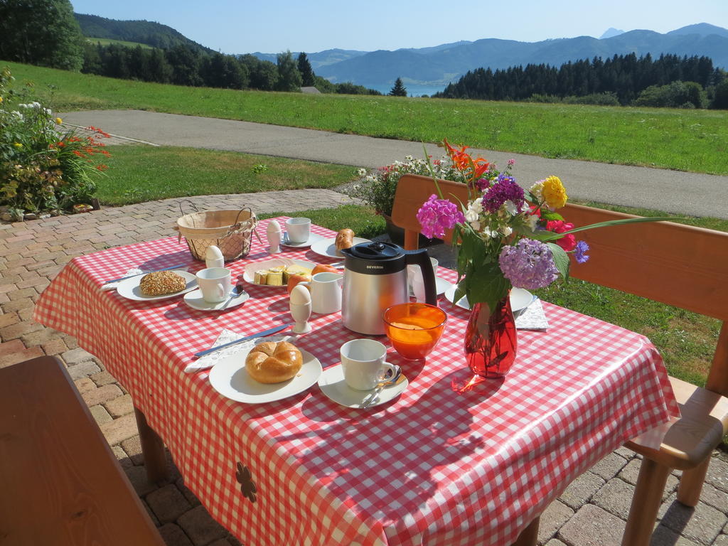 Ferienwohnung Brigitte Perner Nussdorf am Attersee Rum bild
